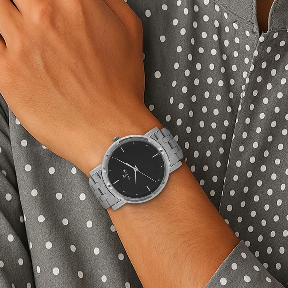 Titan Karishma Analog Men's Watch (Blue Dial, Leather Strap)